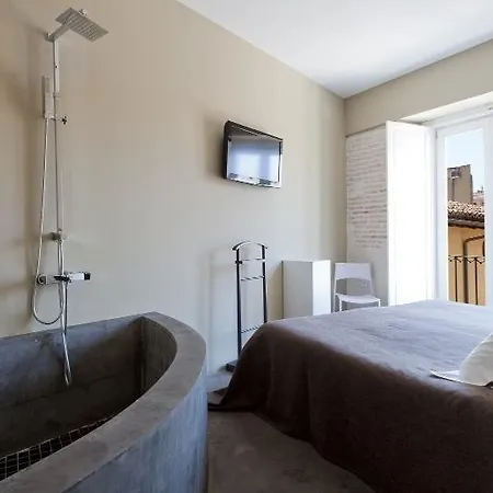 Hotel Dingdong Nuns