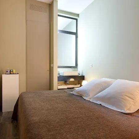 Hotel Dingdong Nuns